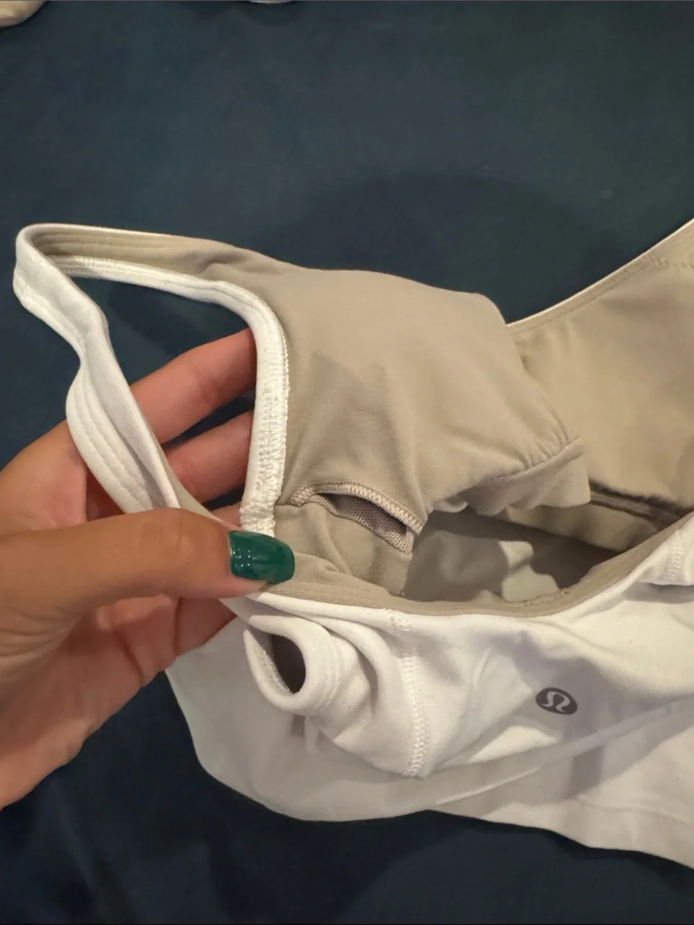 LULULEMON White V-Neck Tank bra